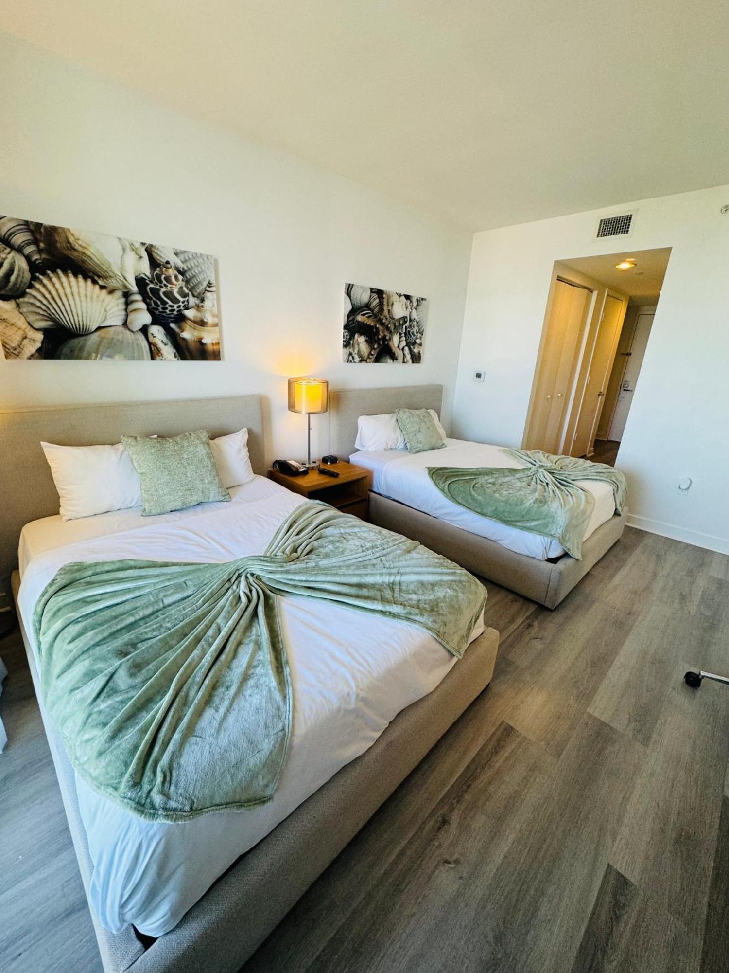 Lovely 2Bed 1Bath Condo With Private Balcony 18Th Floor Hallandale Beach Exterior foto